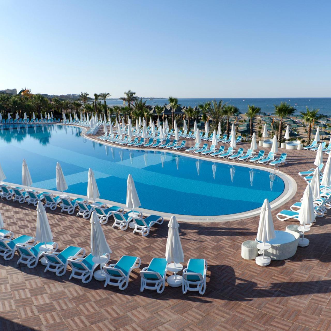 Paloma Oceana Side